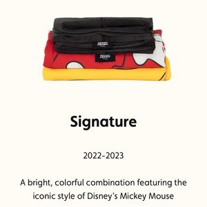 Nugget Comfort Couch Cover limited addition Mickey Mouse Signature. NEW